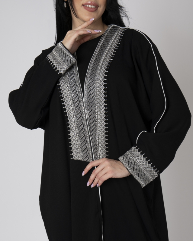 Picture of عباية البشت تطريز باللون الفضيTraditional Embroidery Bisht 